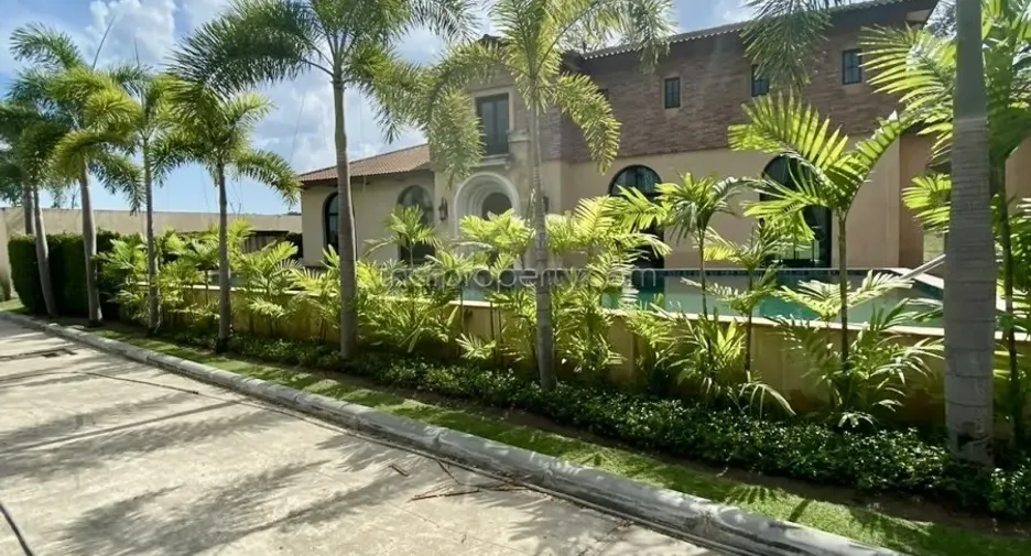 For rent 3 bedrooms house in Huay Yai, Pattaya