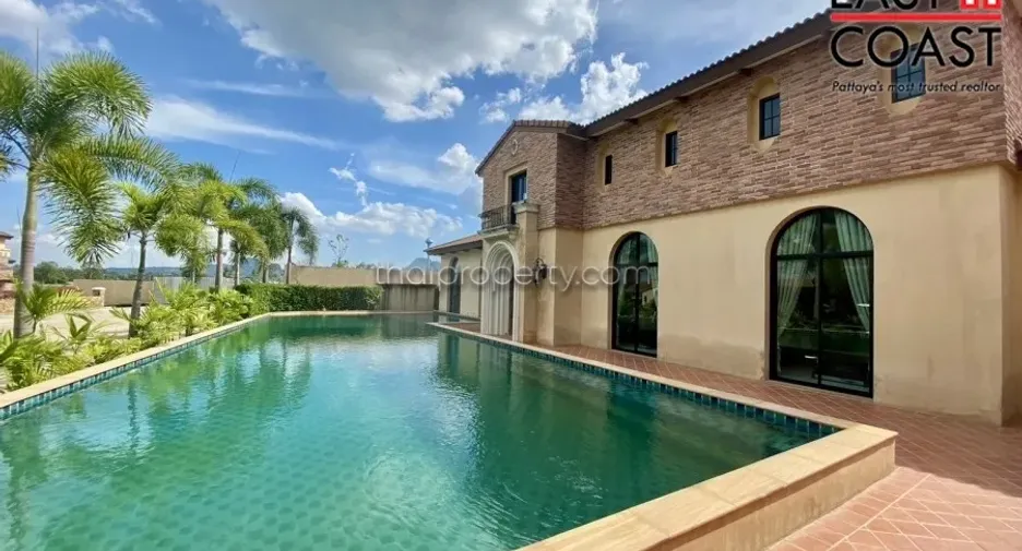 For rent 3 bedrooms house in Huay Yai, Pattaya