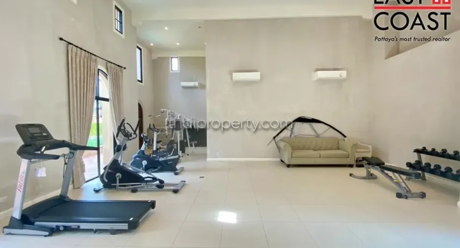 For rent 3 bedrooms house in Huay Yai, Pattaya