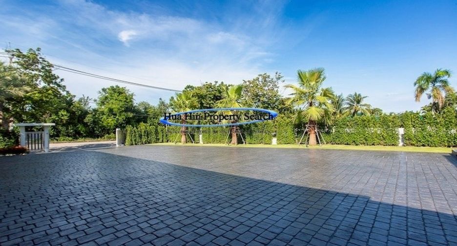 出售 3 卧室 独立屋 在 Cha-Am, Phetchaburi