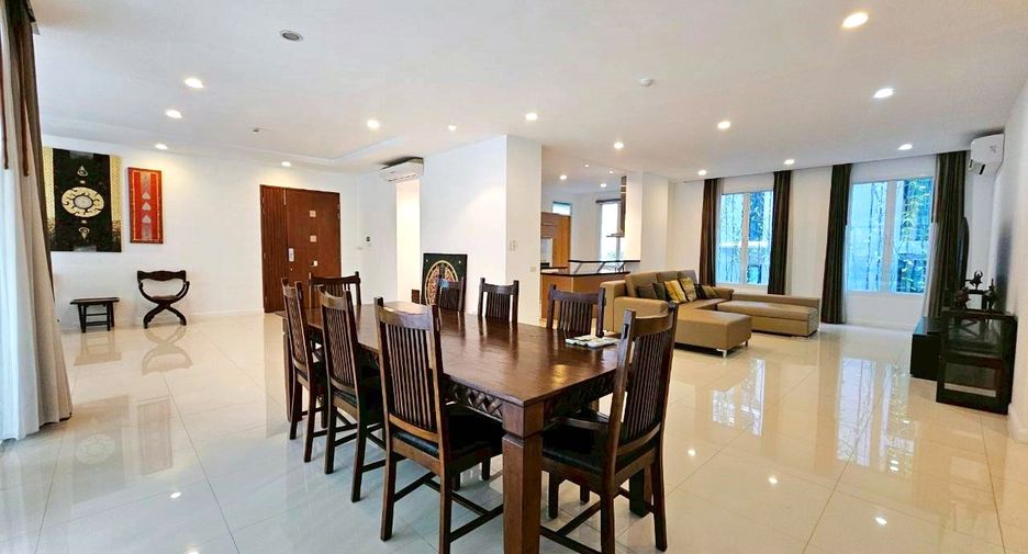 For rent 4 bedrooms condo in Watthana, Bangkok