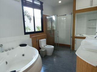For rent 4 Beds villa in Bang Lamung, Chonburi