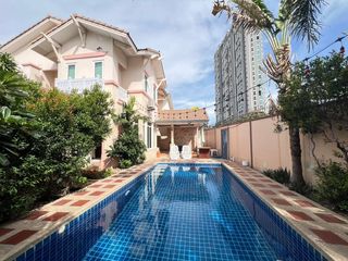 For rent 4 Beds villa in Bang Lamung, Chonburi