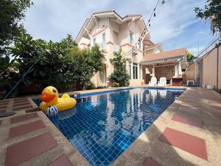 For rent 4 Beds villa in Bang Lamung, Chonburi