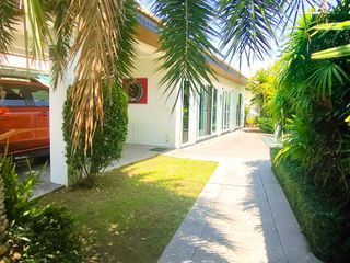 For sale 4 bed villa in Hua Hin, Prachuap Khiri Khan