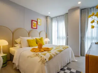 For rent 3 bedrooms condo in Huai Khwang, Bangkok