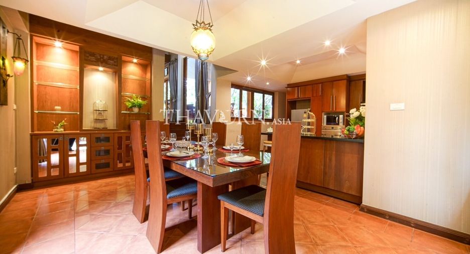 For sale 4 bedrooms house in Bang Lamung, Chonburi