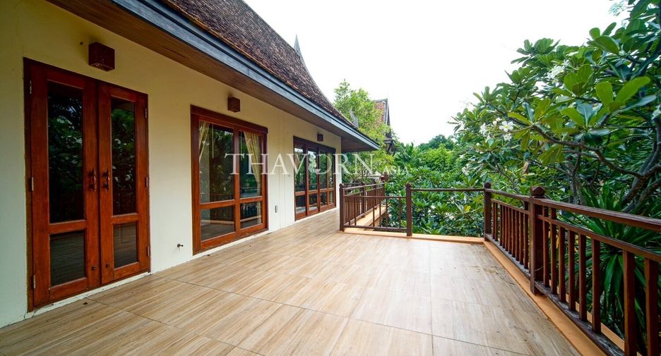 For sale 4 bedrooms house in Bang Lamung, Chonburi
