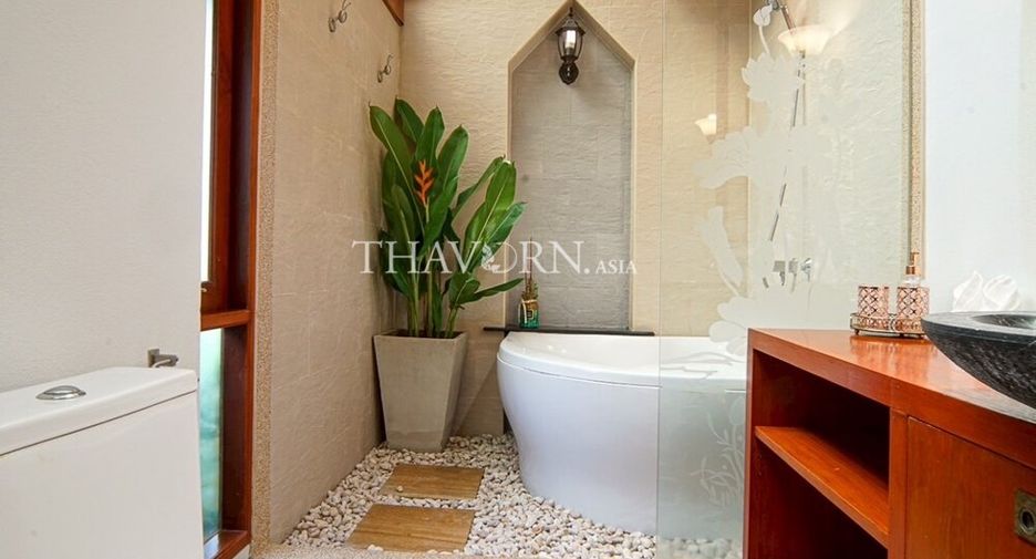 For sale 4 bedrooms house in Bang Lamung, Chonburi
