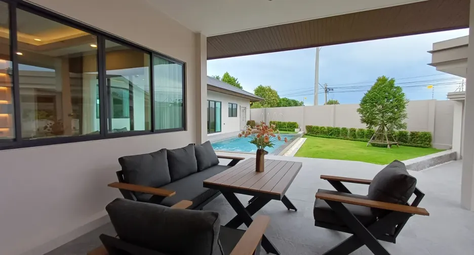 For rent and for sale 4 bedrooms house in Bang Lamung, Chonburi