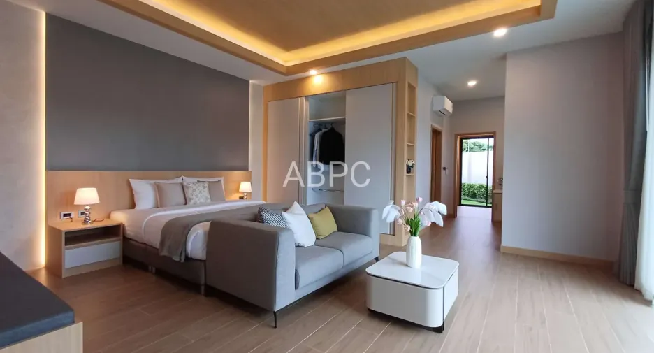 For rent and for sale 4 bedrooms house in Bang Lamung, Chonburi