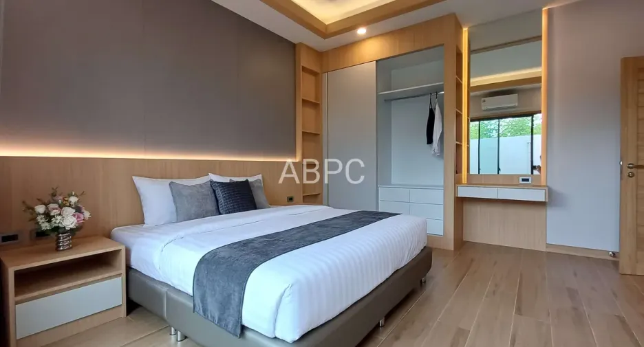 For rent and for sale 4 bedrooms house in Bang Lamung, Chonburi
