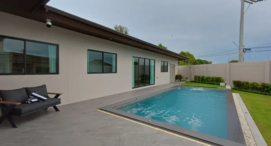 For rent and for sale 4 bedrooms house in Bang Lamung, Chonburi