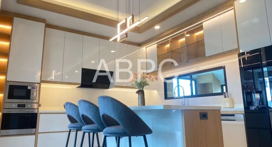 For rent and for sale 4 bedrooms house in Bang Lamung, Chonburi