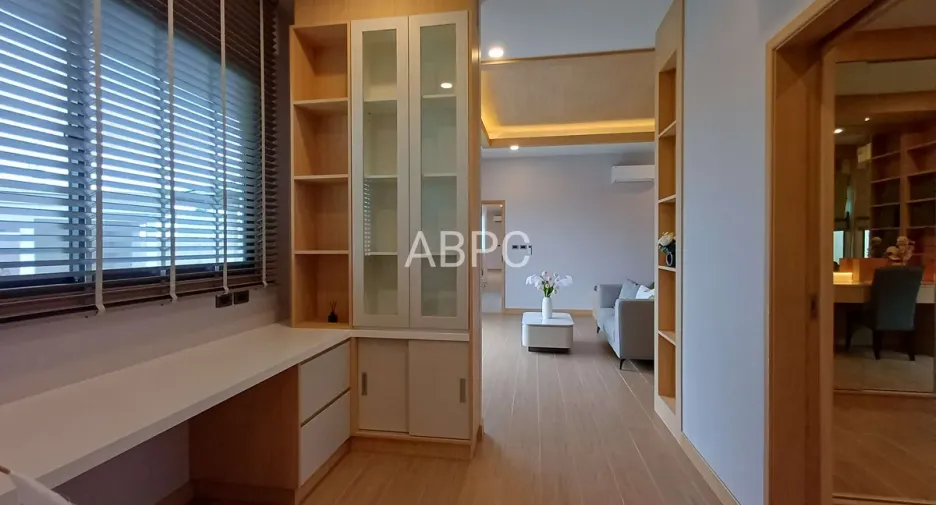 For rent and for sale 4 bedrooms house in Bang Lamung, Chonburi
