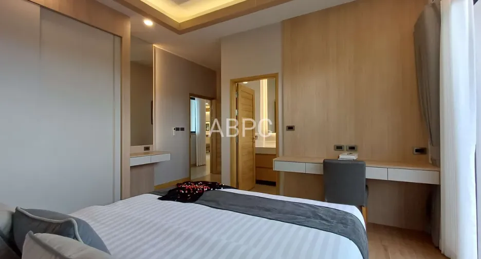 For rent and for sale 4 bedrooms house in Bang Lamung, Chonburi