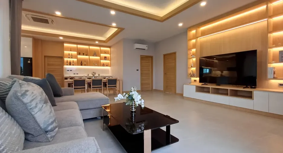 For rent and for sale 4 bedrooms house in Bang Lamung, Chonburi