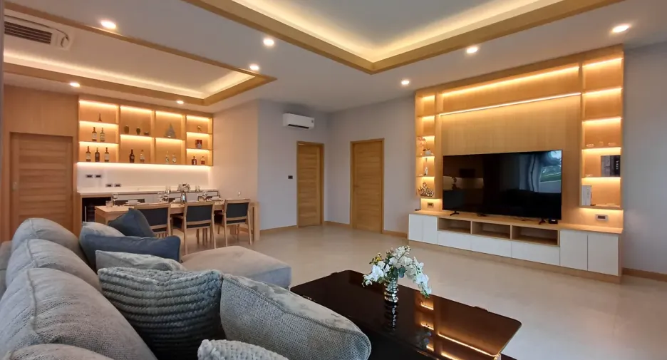 For rent and for sale 4 bedrooms house in Bang Lamung, Chonburi
