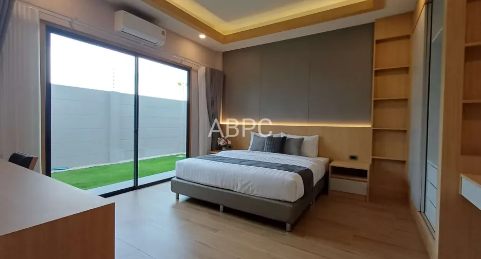 For rent and for sale 4 bedrooms house in Bang Lamung, Chonburi