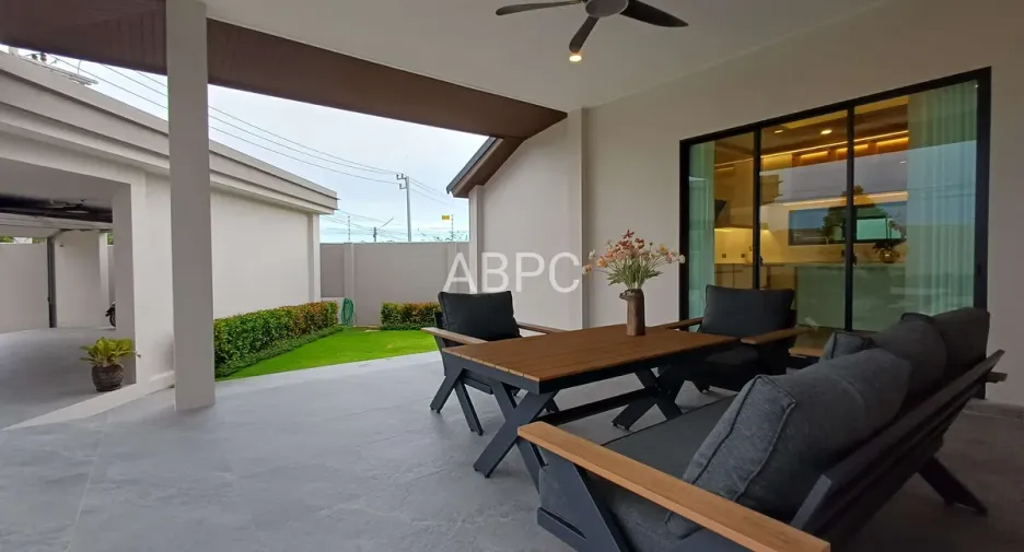 For rent and for sale 4 bedrooms house in Bang Lamung, Chonburi