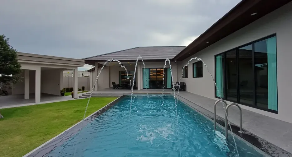 For rent and for sale 4 bedrooms house in Bang Lamung, Chonburi