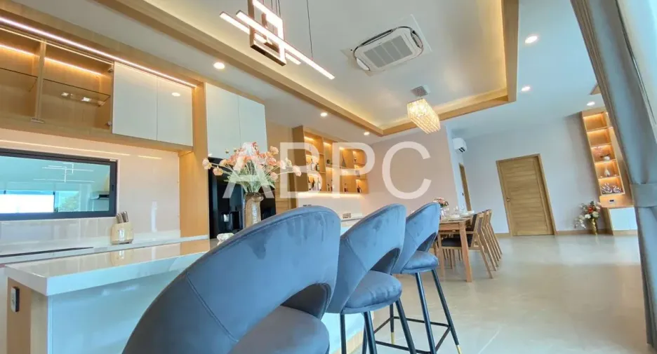 For rent and for sale 4 bedrooms house in Bang Lamung, Chonburi