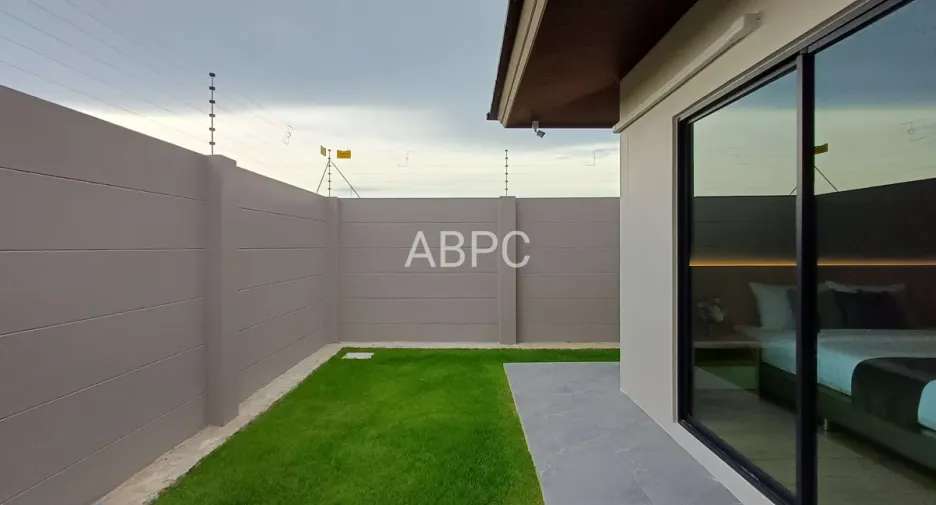 For rent and for sale 4 bedrooms house in Bang Lamung, Chonburi