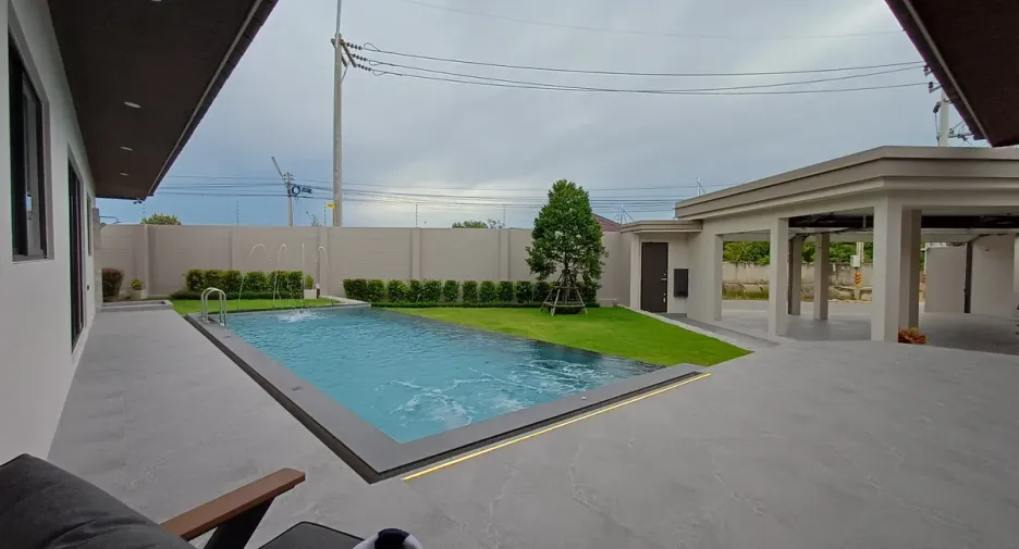 For rent and for sale 4 bedrooms house in Bang Lamung, Chonburi