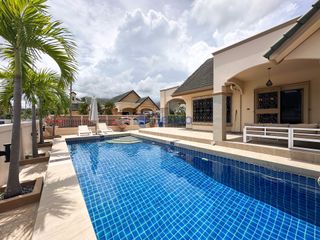 Haus zur Miete und zum Kauf mit 3 Zimmer in Bang Lamung, Chonburi