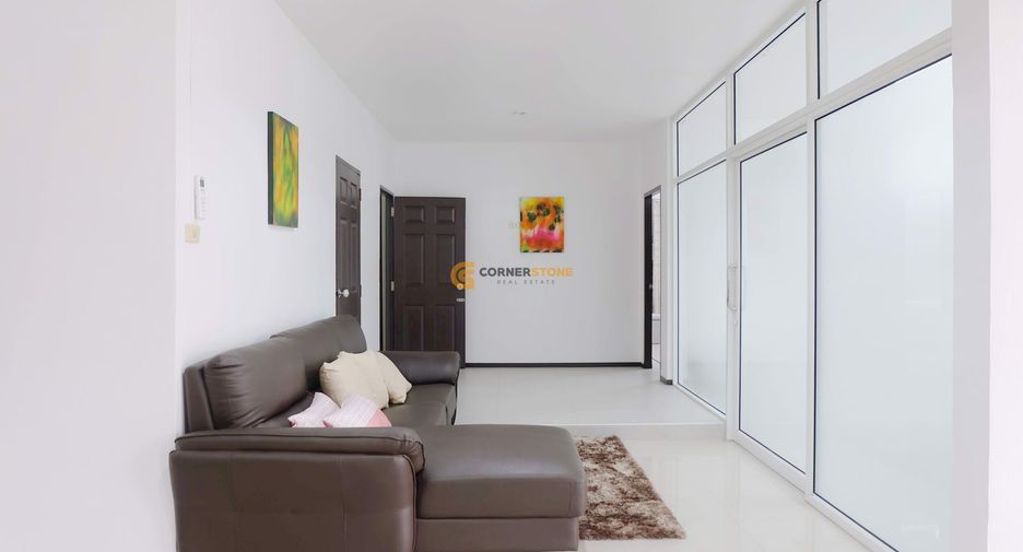 For rent そして for sale 4 ベッドルーム house in East Pattaya, Pattaya