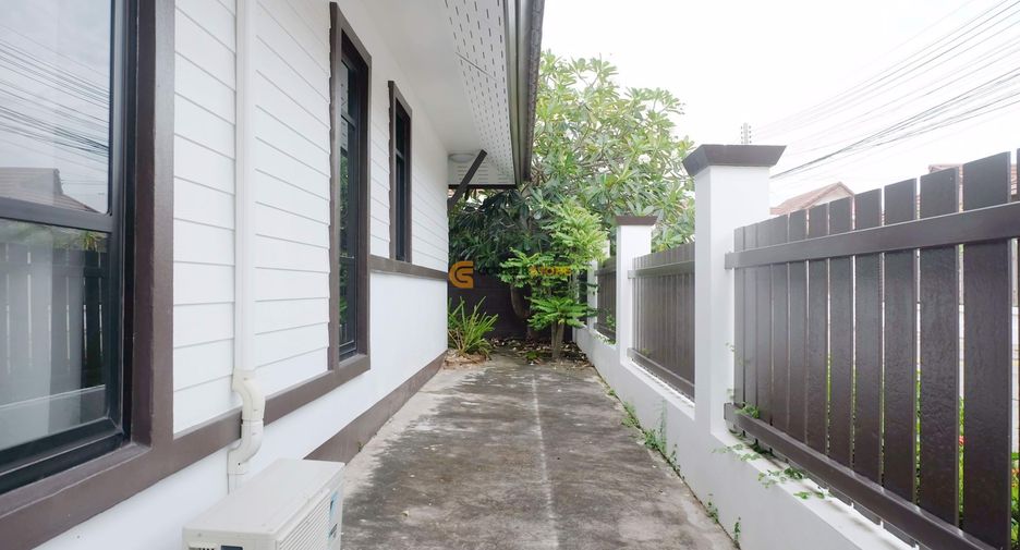 For rent そして for sale 4 ベッドルーム house in East Pattaya, Pattaya