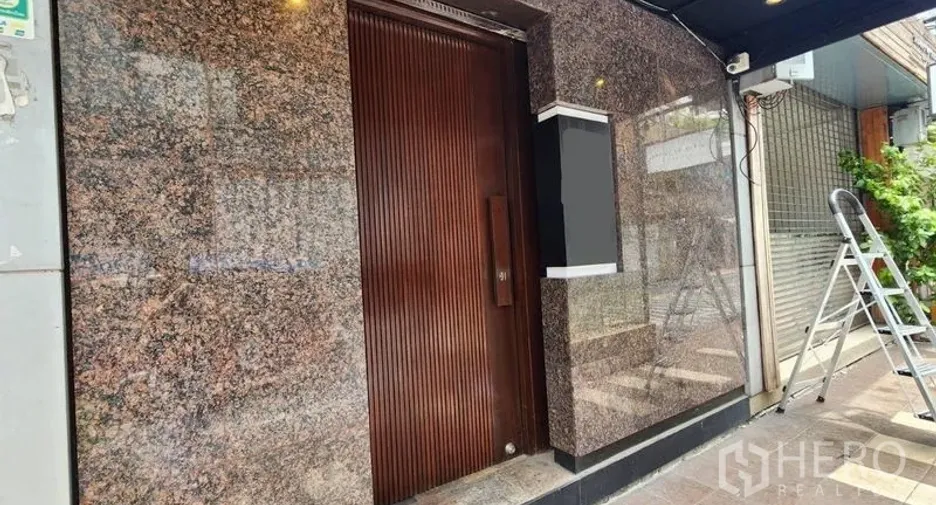 Аренда торговое помещение в Щаттхана, Бангкок