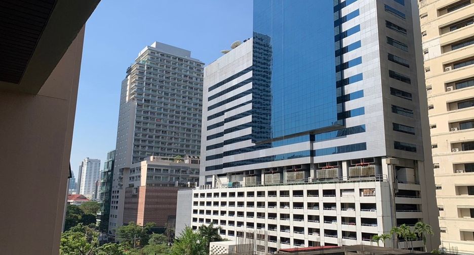 Condo en alquiler de 3 habitaciones en Watthana, Bangkok