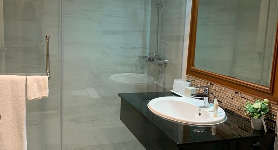 Condo en alquiler de 3 habitaciones en Watthana, Bangkok