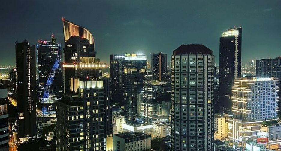 For sale 3 bedrooms condo in Watthana, Bangkok