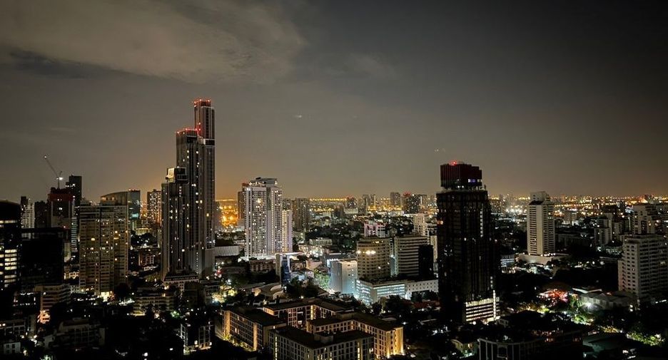 For sale 3 bedrooms condo in Watthana, Bangkok