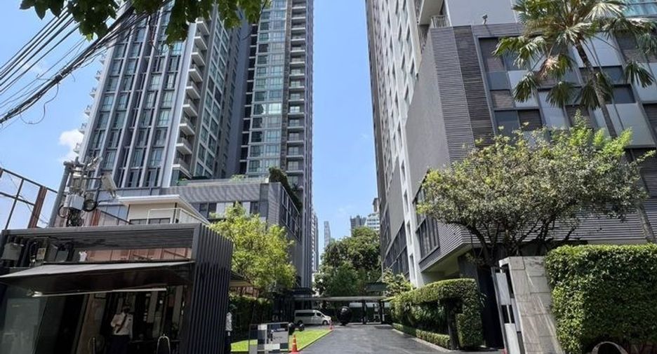 For sale 3 bedrooms condo in Watthana, Bangkok
