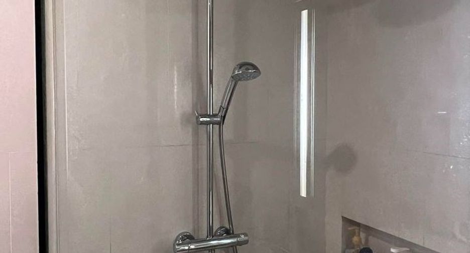 For sale 3 bedrooms condo in Watthana, Bangkok