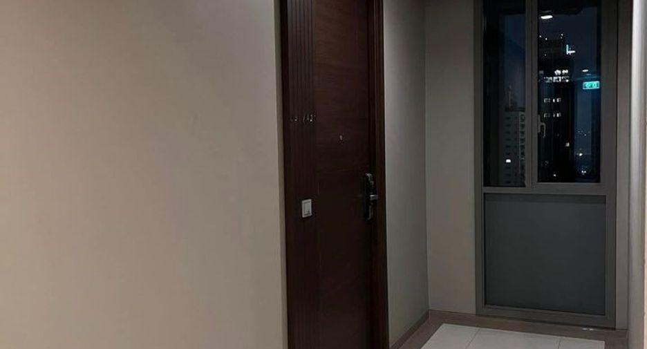 For sale 3 bedrooms condo in Watthana, Bangkok