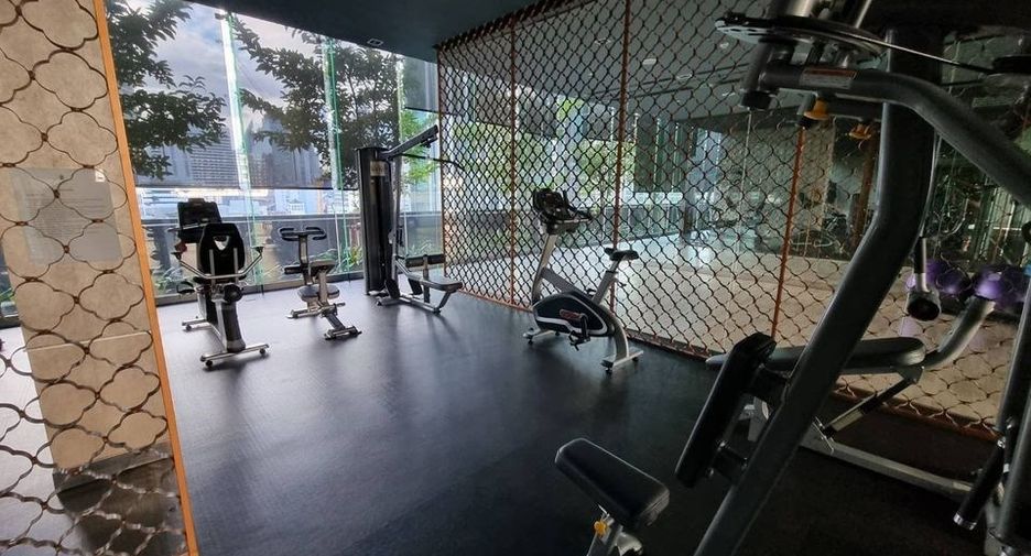 For sale 1 bed condo in Khlong Toei, Bangkok