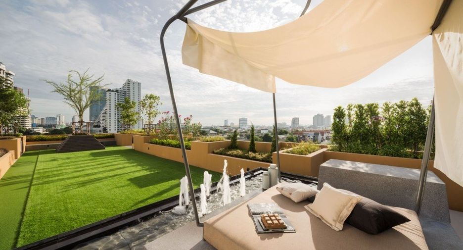 For rent 2 bedrooms condo in Watthana, Bangkok