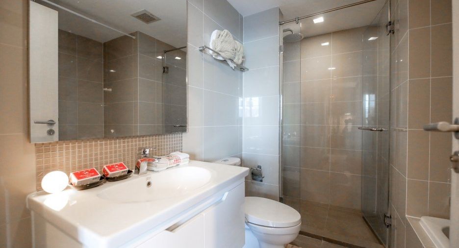 For rent 2 bedrooms condo in Watthana, Bangkok