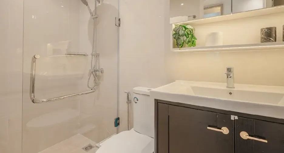 For sale 3 bedrooms condo in Yan Nawa, Bangkok