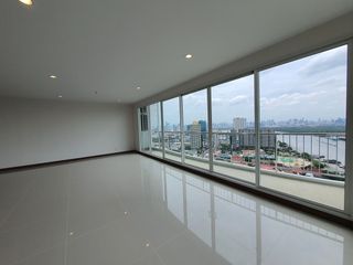 For sale 4 bedrooms condo in Yan Nawa, Bangkok