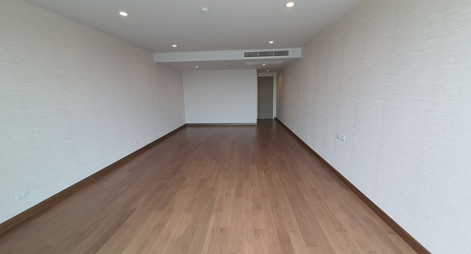 Condo en venta de 4 habitaciones en Yan Nawa, Bangkok