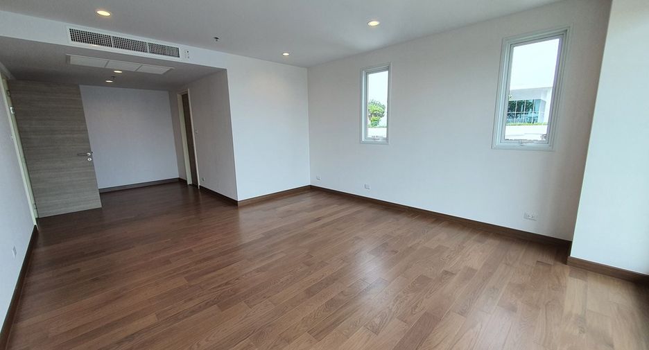 Condo en venta de 4 habitaciones en Yan Nawa, Bangkok