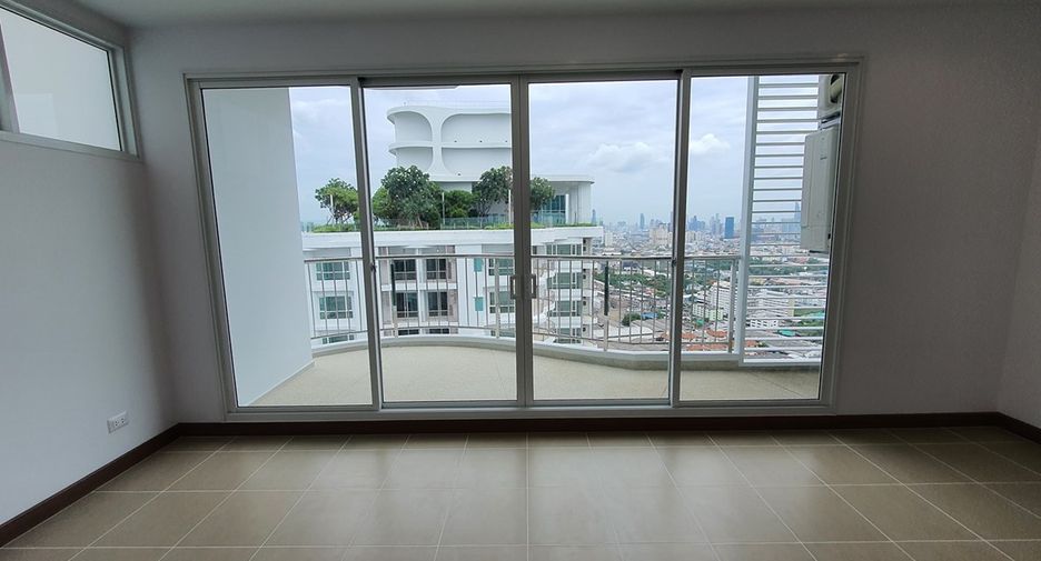 Condo en venta de 4 habitaciones en Yan Nawa, Bangkok
