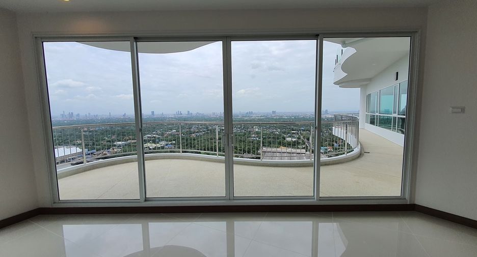 Condo en venta de 4 habitaciones en Yan Nawa, Bangkok