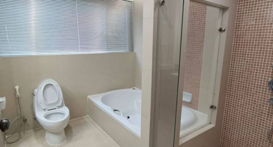 Wohnung zur Miete mit 3 Zimmer in Khlong Toei, Bangkok