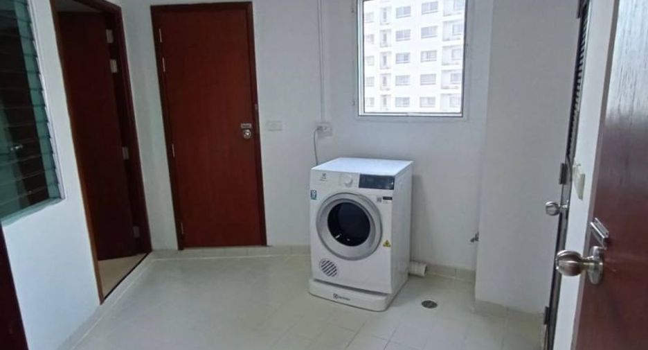 Wohnung zur Miete mit 3 Zimmer in Khlong Toei, Bangkok